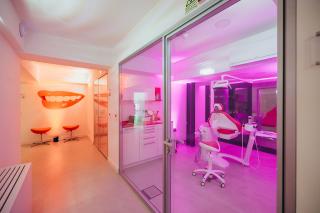 A revolution in oral health: Opening of the first GBT clinic by Dr. Hugo Madeira 